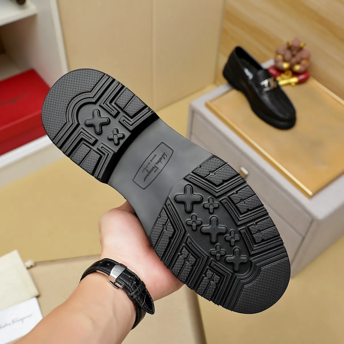 Men's shoes 💰500 Ferragamo [Ferragamo] top imported suit men's shoes 💯Original copy of the official website, product materials: selected imported embossed calfskin + luxury hardware buckle accessories ~ imported water-dyed cow 🐂 leather lining. Strong three-dimensional visual effect, original combination outsole, multiple colors available😘 Size: 38-44 (.45.46. Customized)